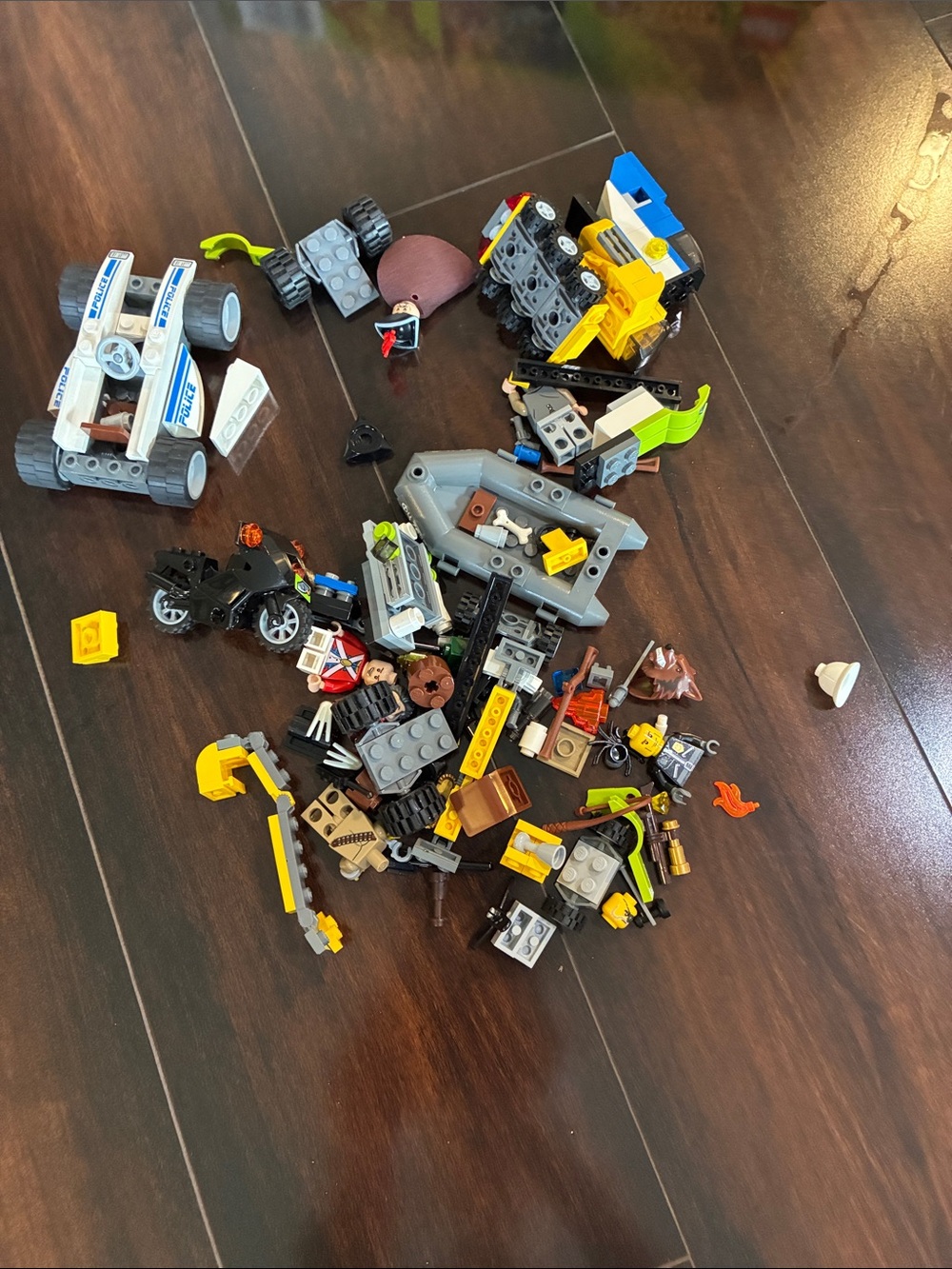 Assorted miscellaneous Lego pieces from various sets - Picture 3 of 10